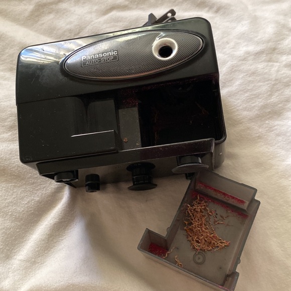 Panasonic KP-310 Auyo Stop Electric Pencil Sharpener - Picture 2 of 4